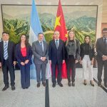 El gobernador Ricardo Quintela se reunió con el embajador de China en la Argentina
